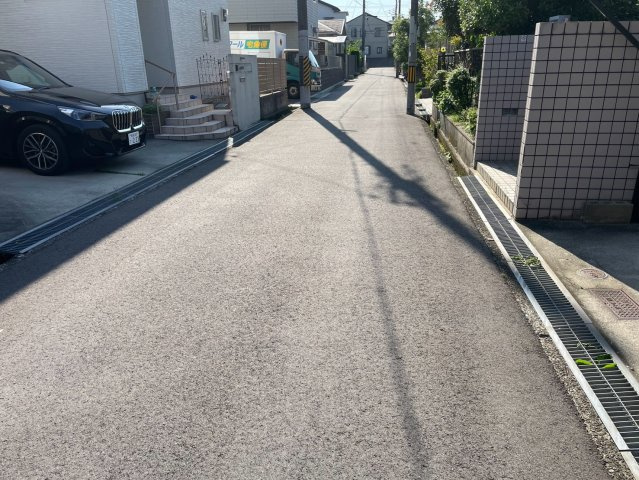 河内長野市千代田南町・売土地の前面道路含む現地写真