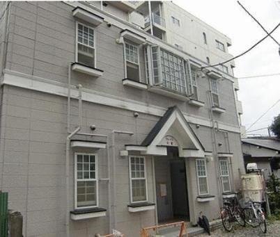 カレッジ大宮の外観