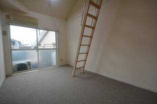 ロフト付き！南向きで陽当たり良好なお部屋です！