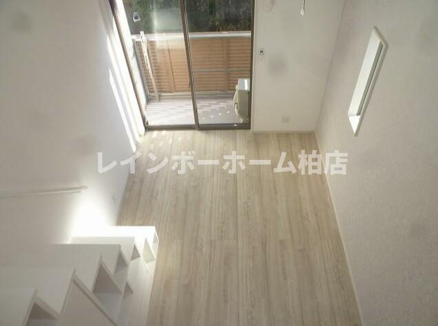 特典：仲介手数料が不要です‼の内装|ロフトからの洋室です