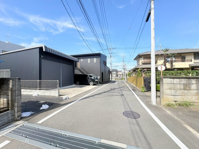 狭山市入間川4丁目　建築条件なし売地　西武新宿線『狭山市駅』徒歩15分　【入間川小学区】の前面道路含む現地写真