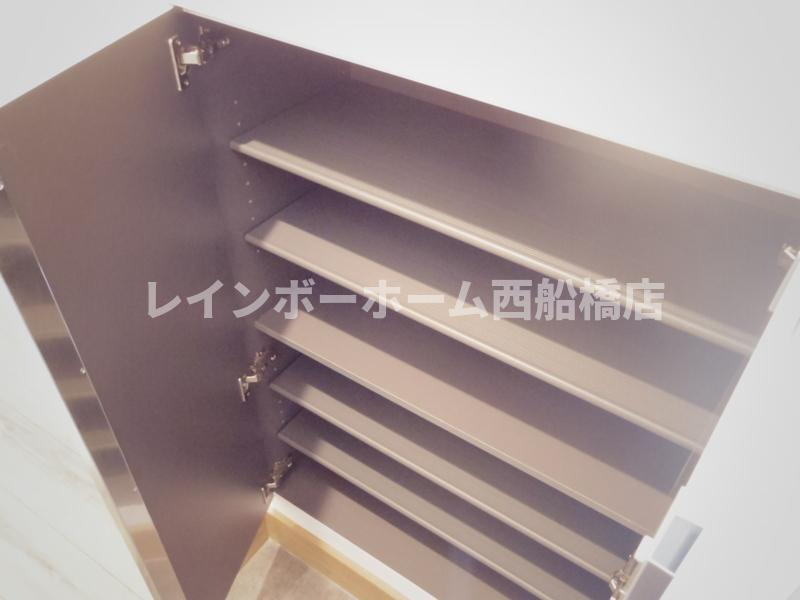 ラボーナ実籾の玄関