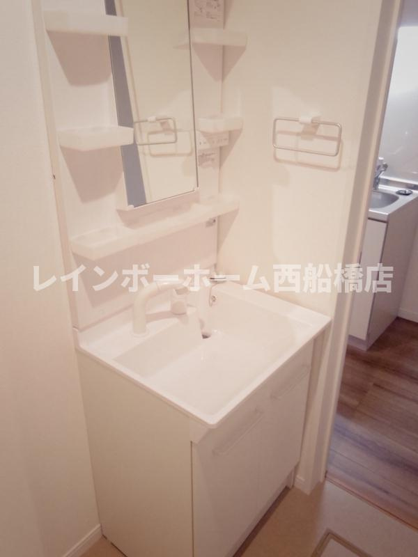 ラボーナ実籾の独立洗面台