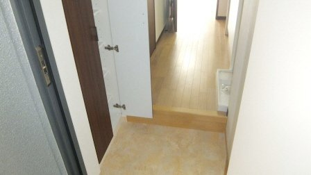 ジュメル京成船橋の玄関|下駄箱付き