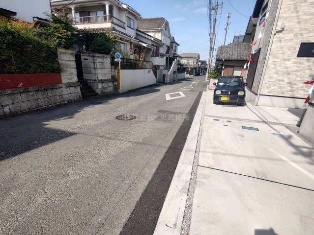 【前面道路含む現地写真】の画像