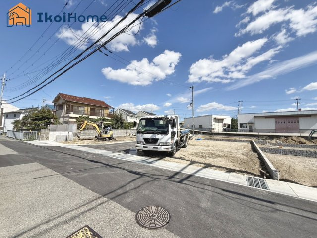 神戸市西区玉津町出合　8号棟　新築戸建の駐車場|～ご見学に関して～平日や夜間でもご案内可能。決まったお時間で身動きが取れない方も臨機応変に対応します