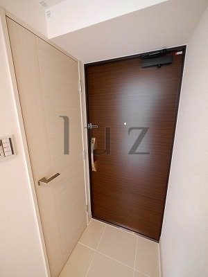 デュオステージ横濱赤門通りの玄関