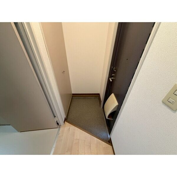 グリーンハイツ高砂の玄関