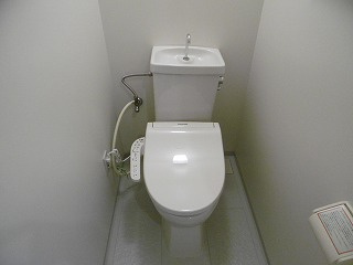 【トイレ】 | クレスト草津 | 落ち着いた色調のトイレです（同物件別室施工例）
