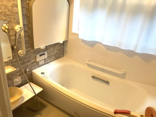 高屋　中古戸建　6Kの浴室
