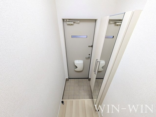ラインズ山田町の玄関