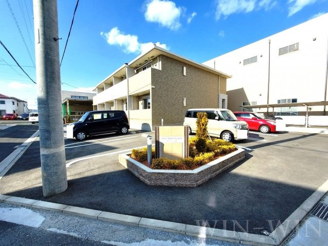 ラインズ山田町の駐車場