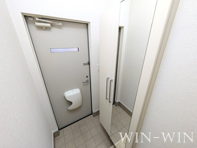 ラインズ山田町の玄関