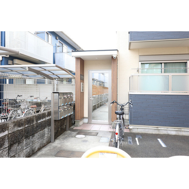 T’sTERRACE Ishibashi WESTのエントランス
