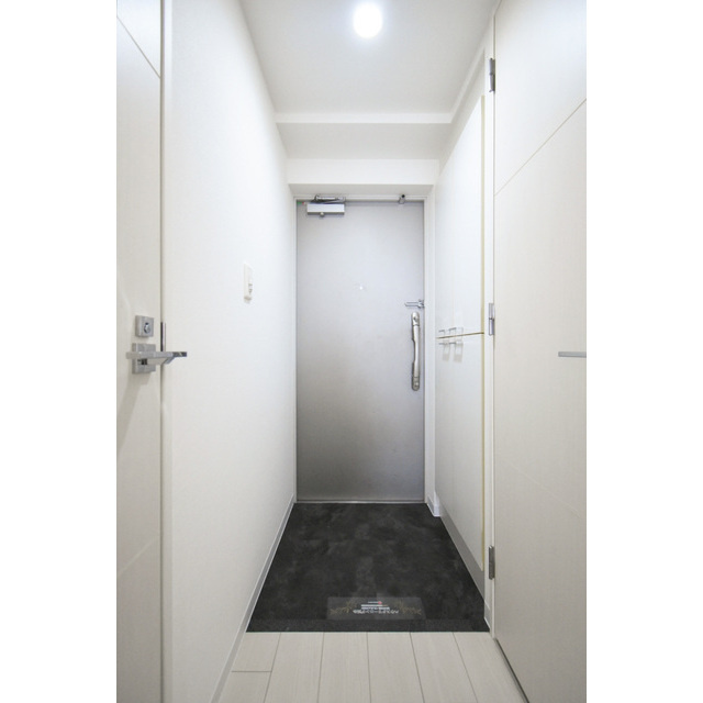 ADWResidence松屋町の玄関