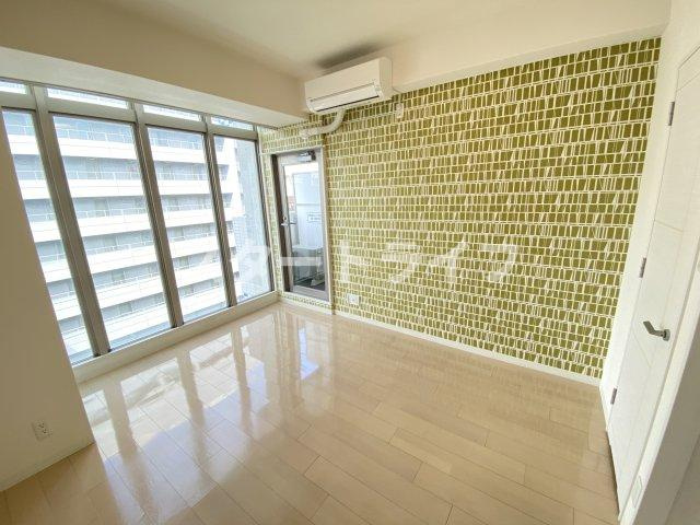 大阪市淀川区西中島４丁目の賃貸マンションの居間・リビング