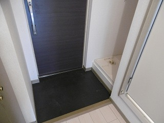 【玄関】 | クレスト草津 | シンプルで使いやすい玄関です（同物件別室施工例）