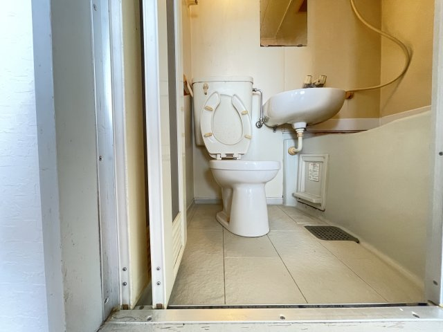 寝屋川市緑町の賃貸マンションのトイレ