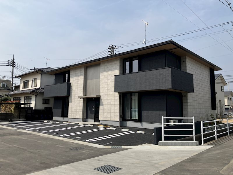 レガーレ原尾島の駐車場