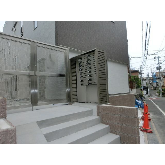 Ｒeｖｅ渋谷本町のエントランス|エントランス