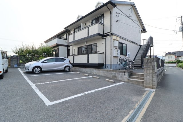 クレマティスの駐車場
