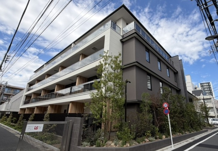 新宿区大京町の賃貸マンションの外観