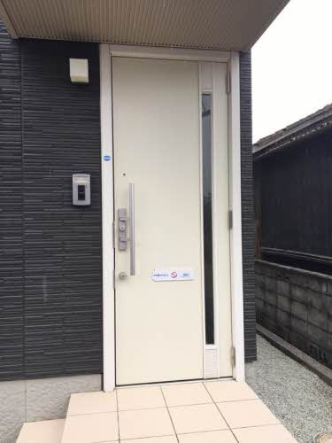 グランメゾン平井の玄関