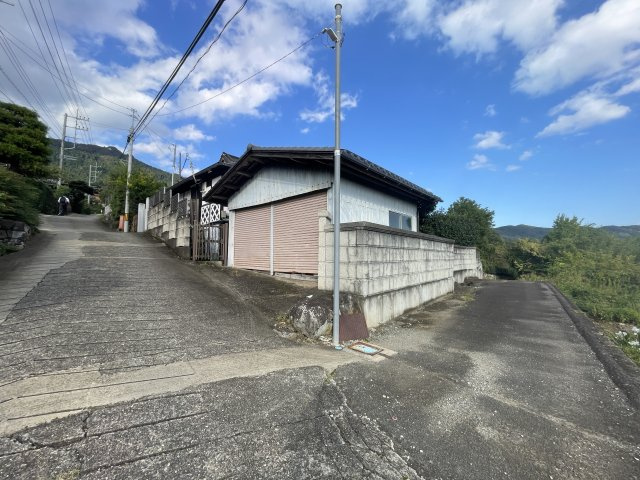 筑波山中腹　古屋付き土地の前面道路含む現地写真
