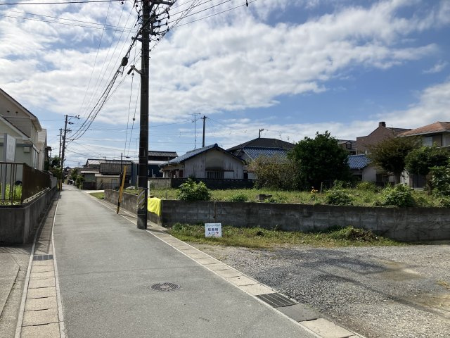 津市柳山津興 売土地の前面道路含む現地写真