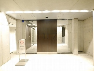 ズーム横浜のエントランス