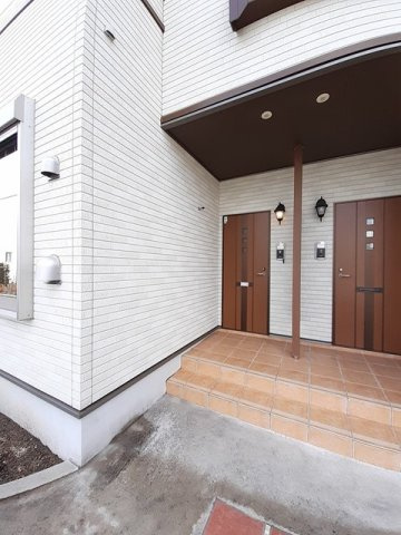 サンテクラージュ木太町Ｄのエントランス|落ち着いたエントランスです
