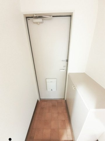 エレガンスコート高橋の玄関|落ち着いた玄関です