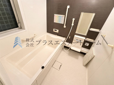【浴室】 | 長田区西代通4丁目　戸建 | 1日の疲れを癒してくれる浴室♪
※画像は実際の写真に調度品を消去する加工を施しています