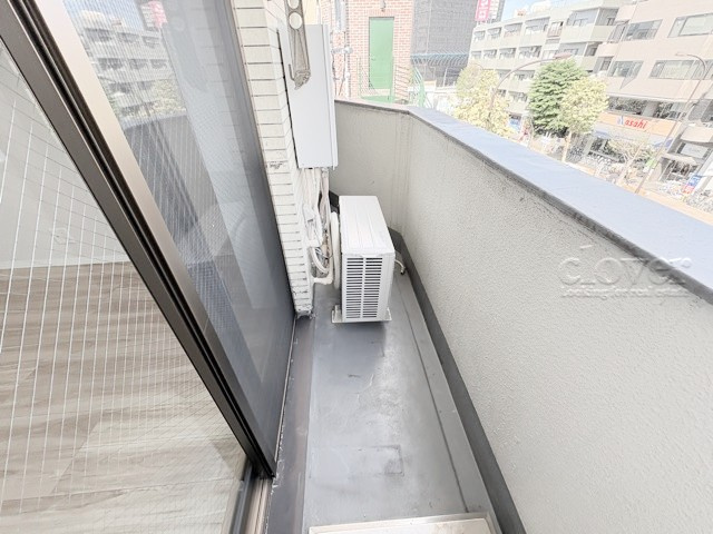 【バルコニー】 | コスモ東長崎 | バルコニーの様子。ちなみに専有部分ではなく共用部分です。～即日のご見学可能～　お問合せはお気軽に。