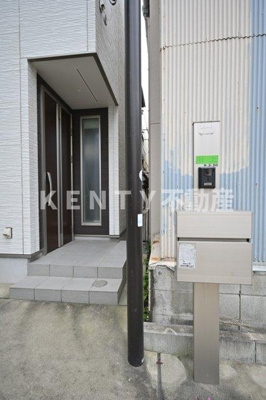 【エントランス】 | 南品川戸建 | ゆとりのあるエントランスです