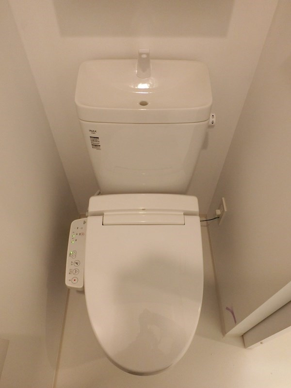 新品家具付きマンション東田町2(KaGood神奈川)のトイレ