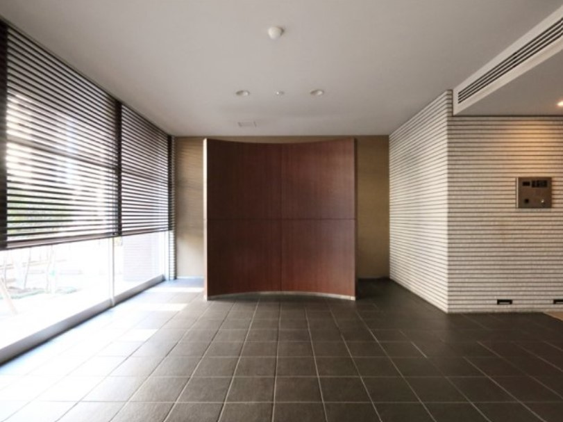 新宿区西早稲田２丁目の賃貸マンションのロビー