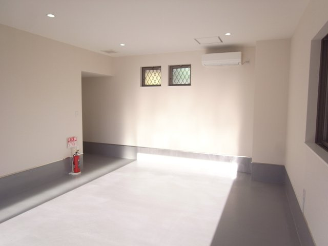 伊丹市荒牧６丁目の倉庫