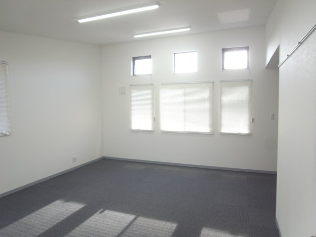 伊丹市荒牧６丁目の倉庫