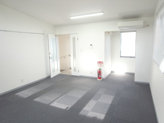 伊丹市荒牧６丁目の倉庫