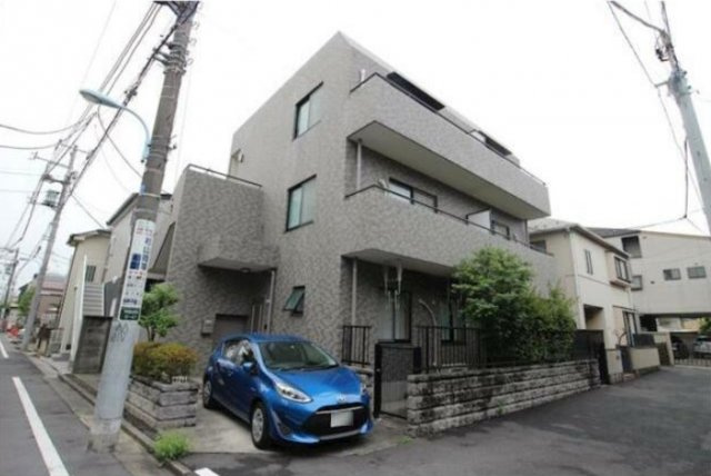 【外観】 | カターラ阿佐ヶ谷 | 鉄筋コンクリート造のがっちりとした建物。