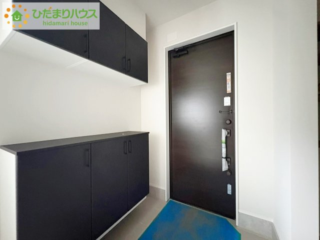タマタウン金沢町　新築戸建　1号棟の玄関|使い勝手の良い大きなシューズボックス☆乱雑になりがちな玄関をスッキリ見せてくれます！