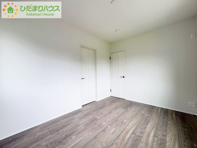 タマタウン金沢町　新築戸建　1号棟の寝室|天井の高い主寝室。ゆっくりと過ごせる大人のくつろぎ空間！