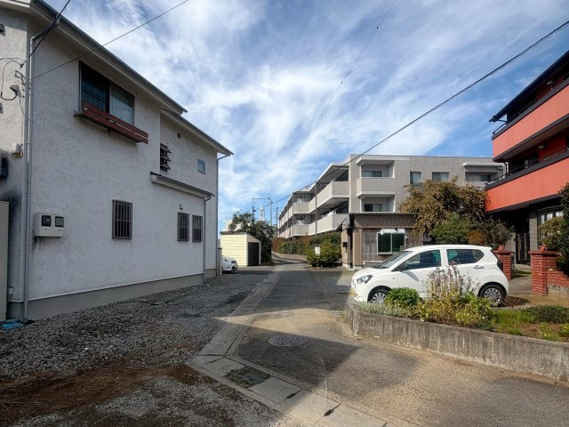 清水町八幡　０１期１棟の前面道路含む現地写真