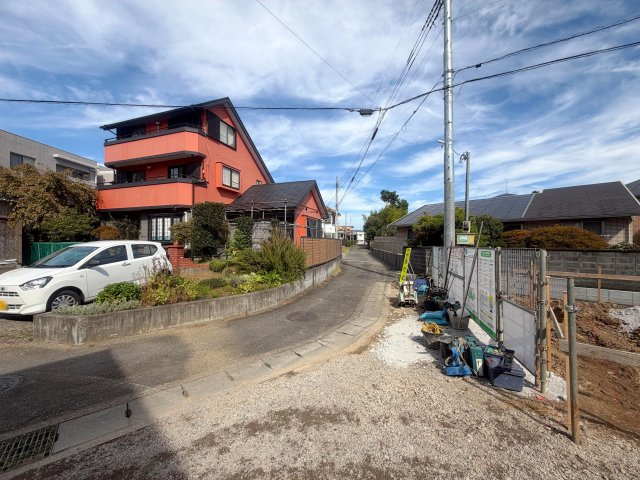 清水町八幡　０１期１棟の前面道路含む現地写真