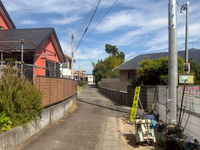 清水町八幡　０１期１棟の前面道路含む現地写真