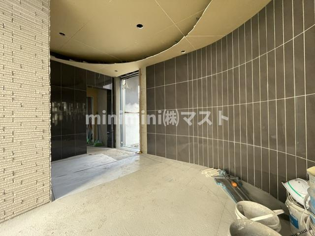 セレニテ谷町六丁目アリエのロビー
