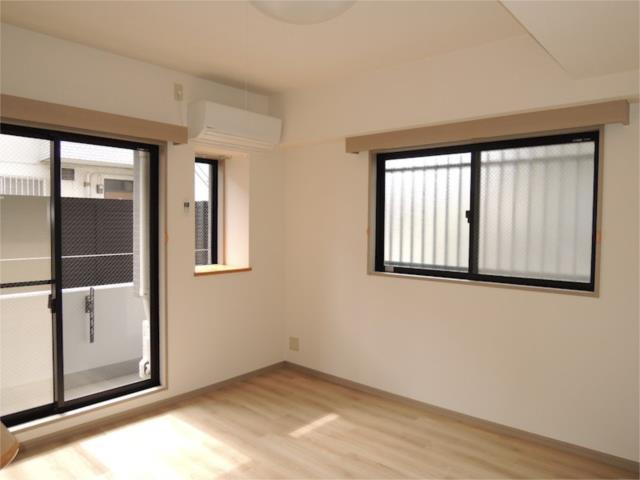 川崎市多摩区菅４丁目の賃貸マンションの居間・リビング