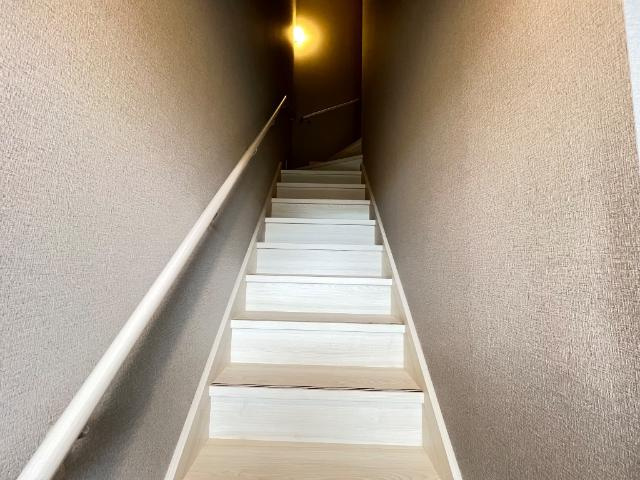 グランドアークの内装|階段