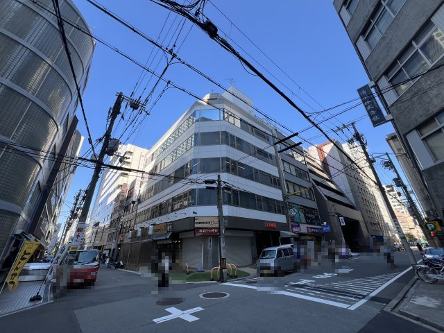 大阪市中央区南本町２丁目の店舗事務所の外観